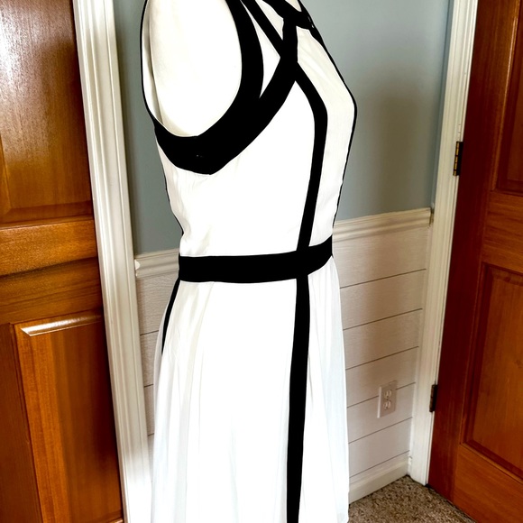 Stunning Banana Republic Black & White Color Blick Strappy Dress size 8 - Picture 7 of 8